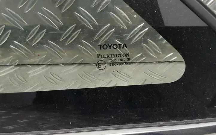 Toyota Auris E180 (2012 - 2018) Заднее боковое стекло — фото 2