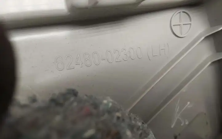 Toyota Auris E180 (2012 - 2018) 6248002300 Облицовка заднего бокового стекла — фото 5