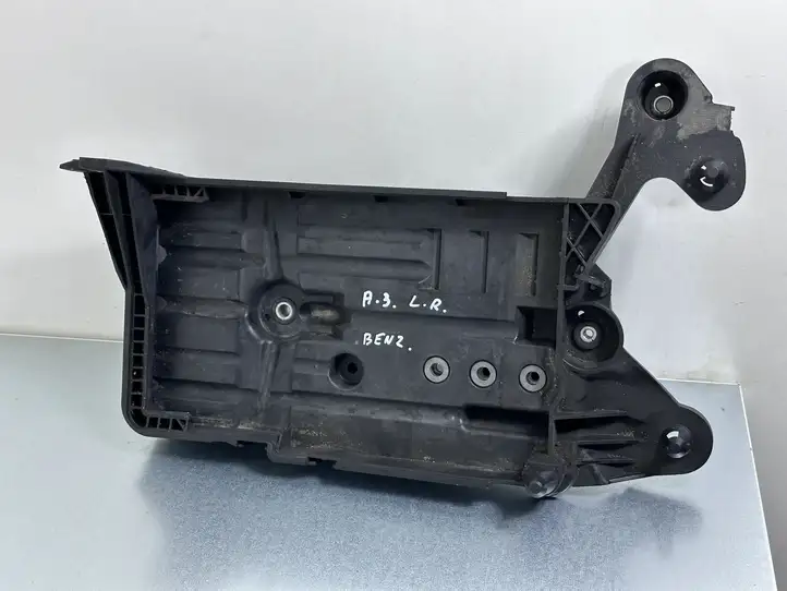 Audi A3/S3 8V (2016 - 2020) 5Q0915321 Площадка аккумулятора — фото 1