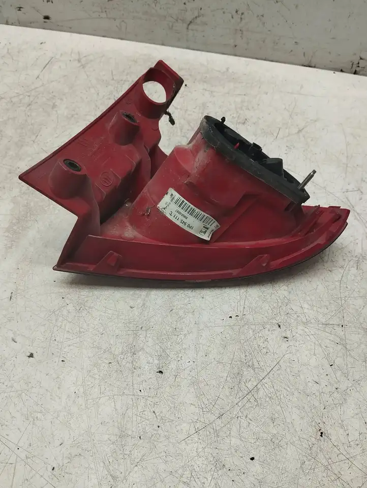 Seat Leon (1M) (1998 - 2006) 1P0945111C Дополнительный стоп фонарь — фото 4