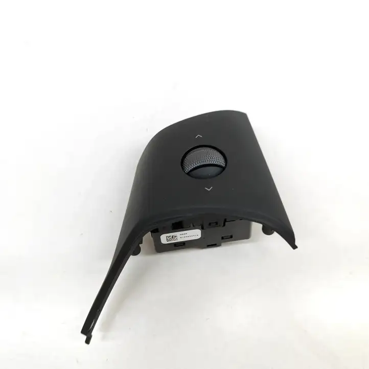 Tesla Model Y (2019 - 2024) 109496502G Кнопки на рулевом колесе — фото 3