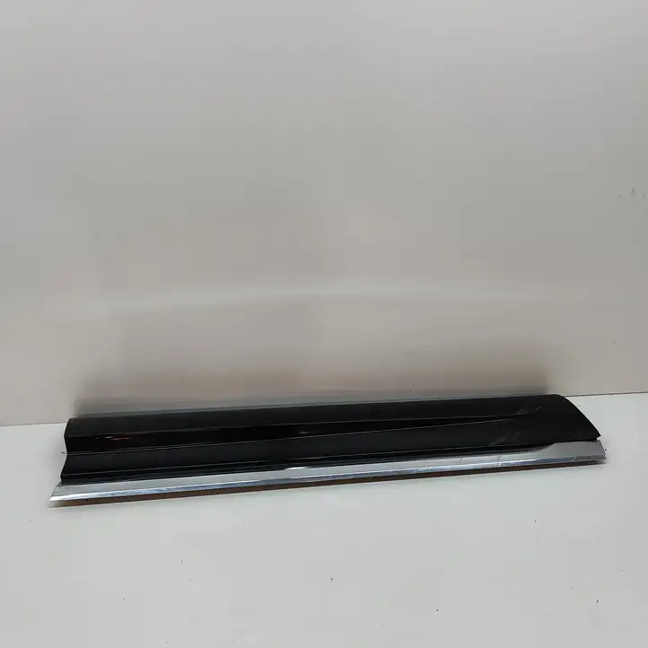 Volkswagen Touareg II (2010 - 2018) 7P6854939C Молдинг передней двери — фото 3