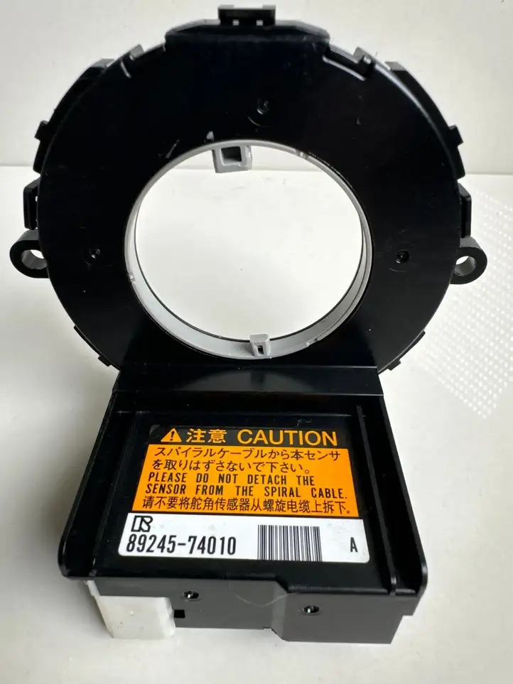 Toyota Prius (XW30) (2009 - 2015) 8924574010 Датчик угла поворота руля — фото 1