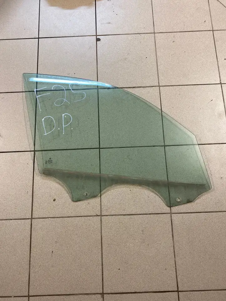 BMW X3 F25 (2010 - 2017) 43R004529 Стекло передней двери — фото 1