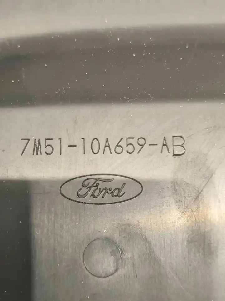 Ford Kuga I (2008 - 2012) 7M5110A659AB Крышка ящика аккумулятора — фото 3