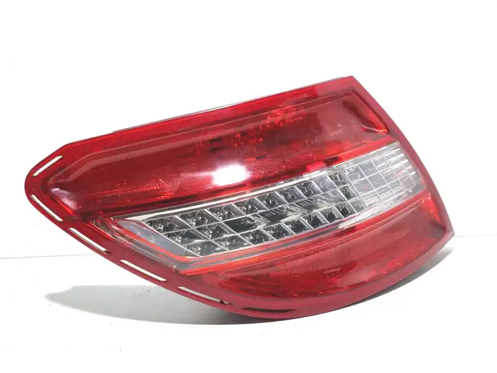 Mercedes-Benz C W204 (2007 - 2014) 2049068702L Задний фонарь в кузове — фото 1