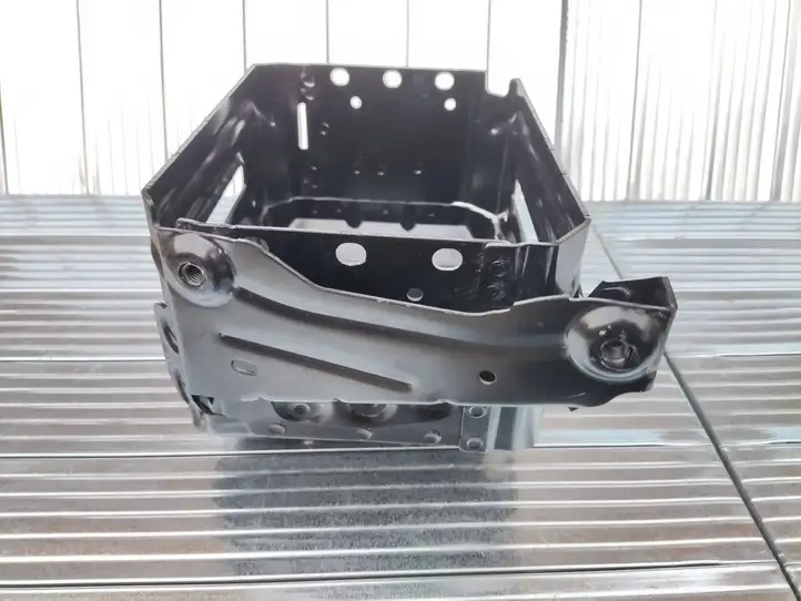 BMW 3 G20 G21 (2019 - ) 8780790 Кронштейн аккумулятора гибридного автомобиля — фото 4