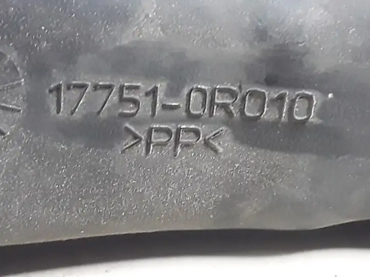 Toyota Avensis T250 (2006 - 2009) 177510R010 Детали воздухозаборника — фото 3