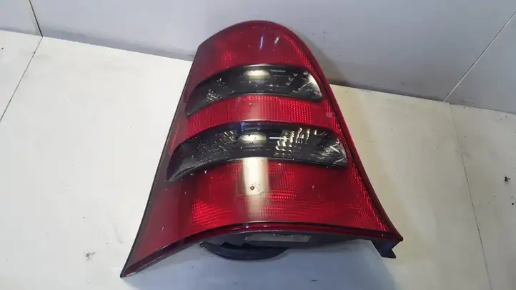 Mercedes-Benz A W168 (1997 - 2004) ULO3320694023ECE Задний фонарь в кузове — фото 1