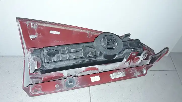 Ford Focus (1998 - 2004) XS4X13N004EC Задний фонарь в кузове — фото 2