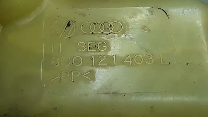 Volkswagen PASSAT B5.5 (2001 - 2005) 8D0121403L Расширительный бачок — фото 3