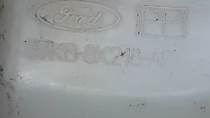 Ford Ka (1996 - 2008) 97KB8K218AF Расширительный бачок — фото 2