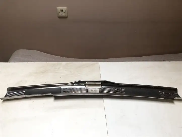 Volkswagen PASSAT B5.5 (2001 - 2005) Отделка порога багажника — фото 2