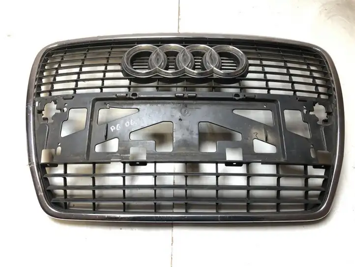 Audi A6 S6 C6 4F (2004 - 2008) Верхняя решетка радиатора — фото 1