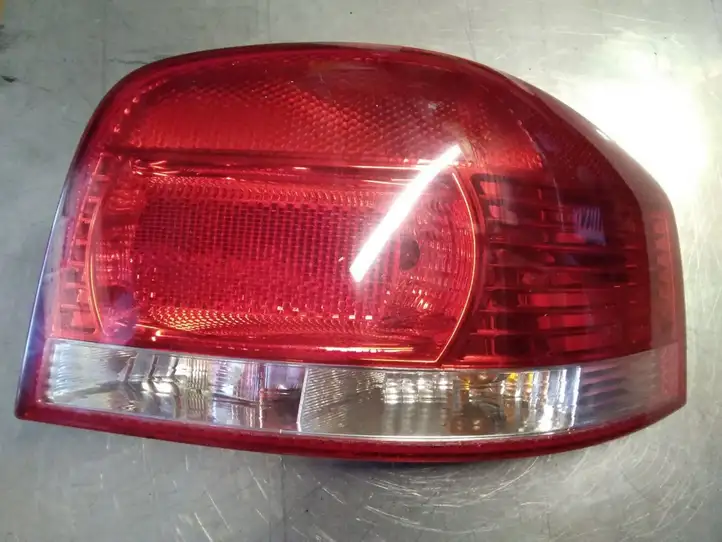 Audi A3/S3 8L (2000 - 2003) 8P0945096A Задний фонарь в кузове — фото 1