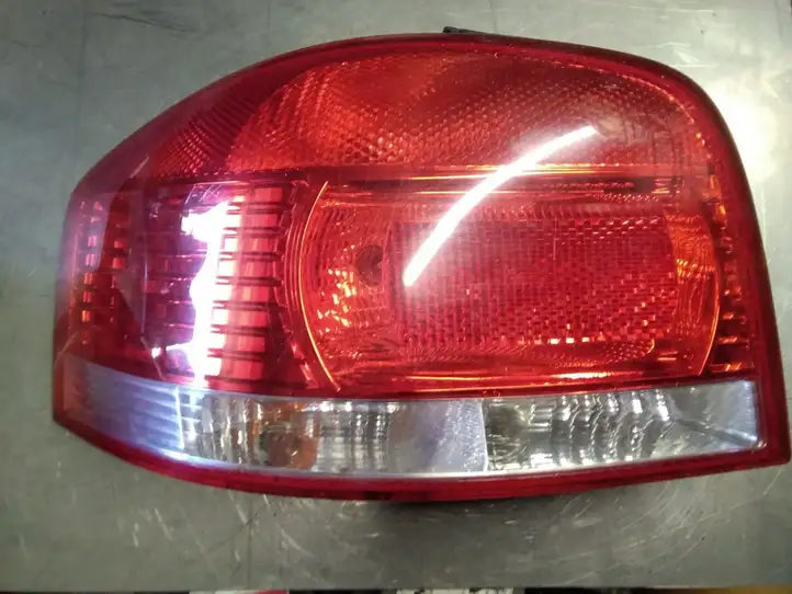 Audi A3/S3 8L (2000 - 2003) 8P0945095A Задний фонарь в кузове — фото 1