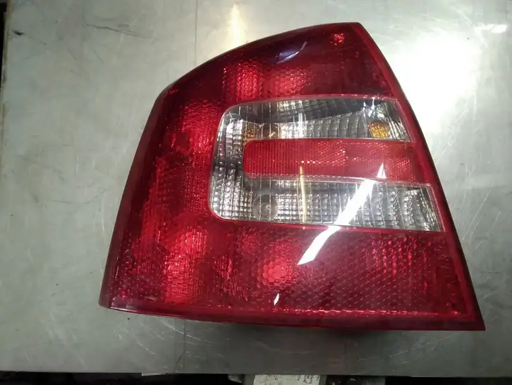 Skoda Octavia Mk2 (1Z) (2004 - 2013) 086651909LR Задний фонарь в кузове — фото 1
