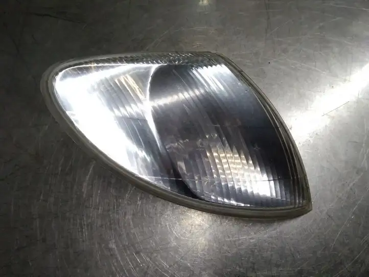 Renault Scenic I (1996 - 2003) 7700831467 Указатель поворота передний — фото 1