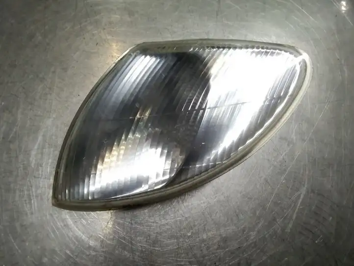 Renault Scenic I (1996 - 2003) 7700831466 Указатель поворота передний — фото 1