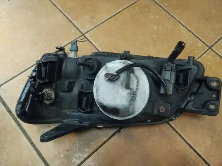 Subaru Legacy (1999 - 2003) 10020655 Передняя фара — фото 2