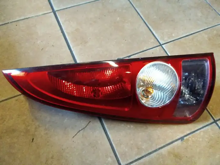 Renault Espace - Grand espace IV (2004 - 2014) 8200027153 Задний фонарь в кузове — фото 1