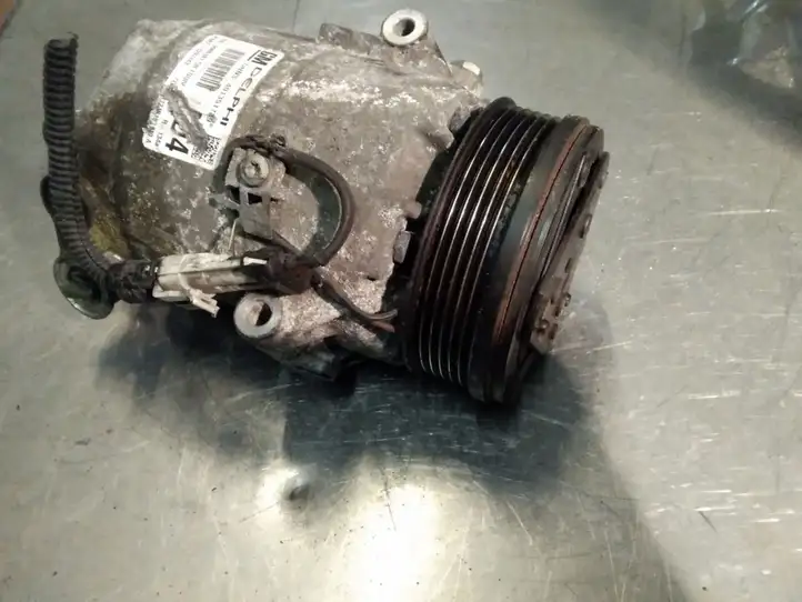 Opel Astra H (2004 - 2009) 401351739 Компрессор (насос) кондиционера воздуха — фото 1
