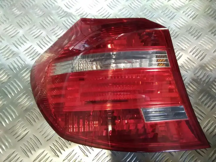 BMW 1 E81 E87 (2004 - 2011) 716495504 Задний фонарь в кузове — фото 1