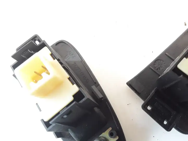 Toyota Avensis T250 (2006 - 2009) 7427105020 Блок кнопок стеклоподъемников — фото 4