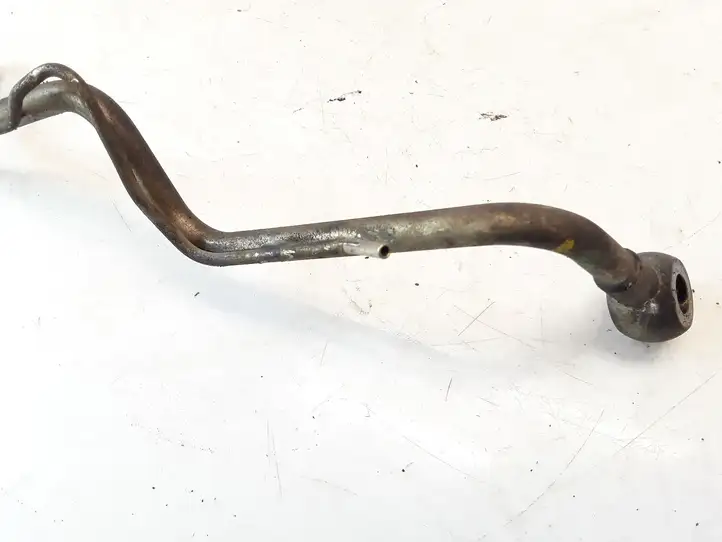 Toyota Avensis T250 (2006 - 2009) Трубки масляной системы — фото 2