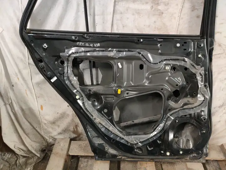 Toyota Avensis T250 (2006 - 2009) 209 Задняя дверь — фото 2