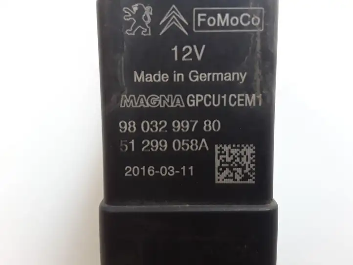 Ford Focus ST (2015 - 2018) 9803299780 Реле накала свечей — фото 3
