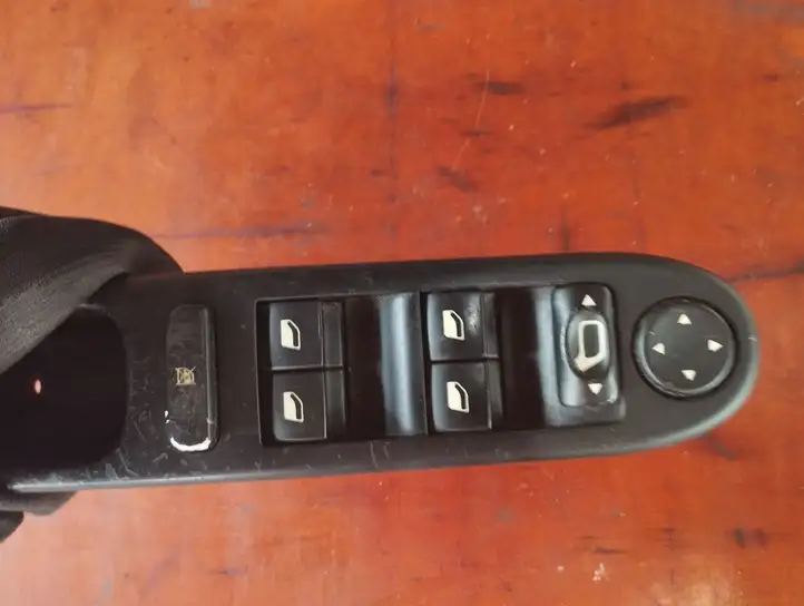Peugeot 307 CC (2001 - 2005) 532697045 Блок кнопок стеклоподъемников — фото 3