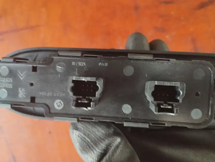 Peugeot 307 CC (2001 - 2005) 532697045 Блок кнопок стеклоподъемников — фото 5