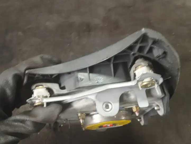 Toyota Avensis Verso (2004 - 2009) E5CB3140092 Подушка безопасности руля — фото 5