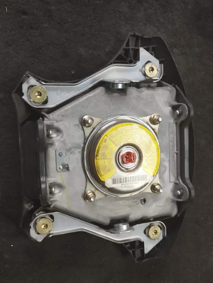 Toyota Avensis Verso (2004 - 2009) E5CB3140092 Подушка безопасности руля — фото 6