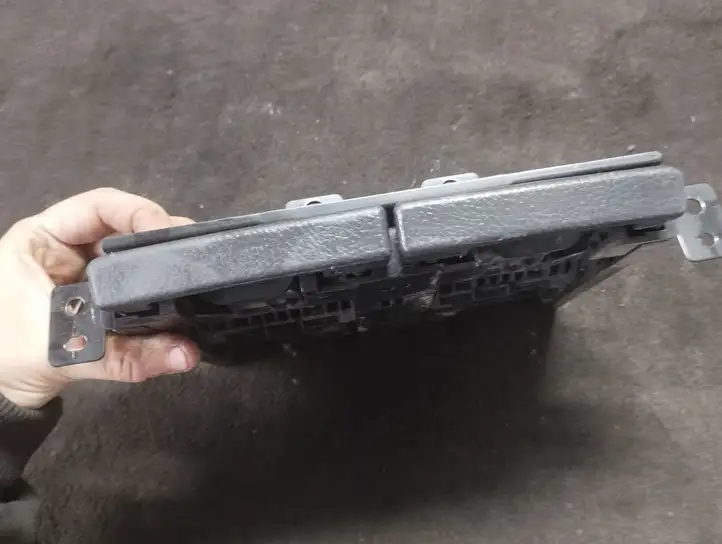 Toyota Avensis Verso (2004 - 2009) 5562944020 Передний подстаканник — фото 3