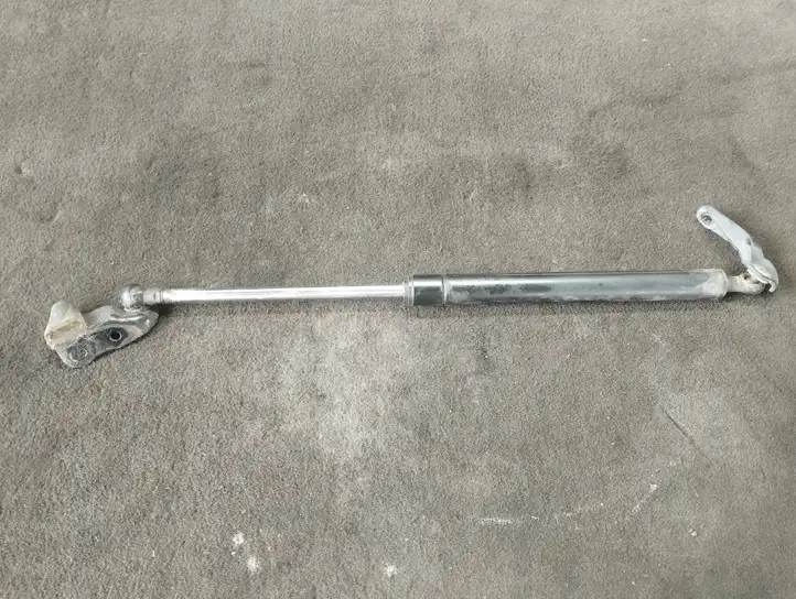 Toyota Avensis Verso (2004 - 2009) 6896044080 Амортизатор крышки багажника — фото 1