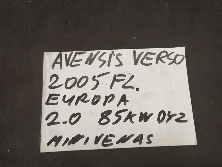 Toyota Avensis Verso (2004 - 2009) DF413 Задний ремень безопасности — фото 2