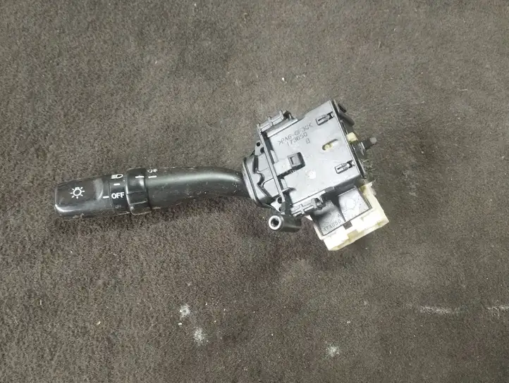 Toyota Avensis Verso (2004 - 2009) 173650 Включатель фонарей — фото 1