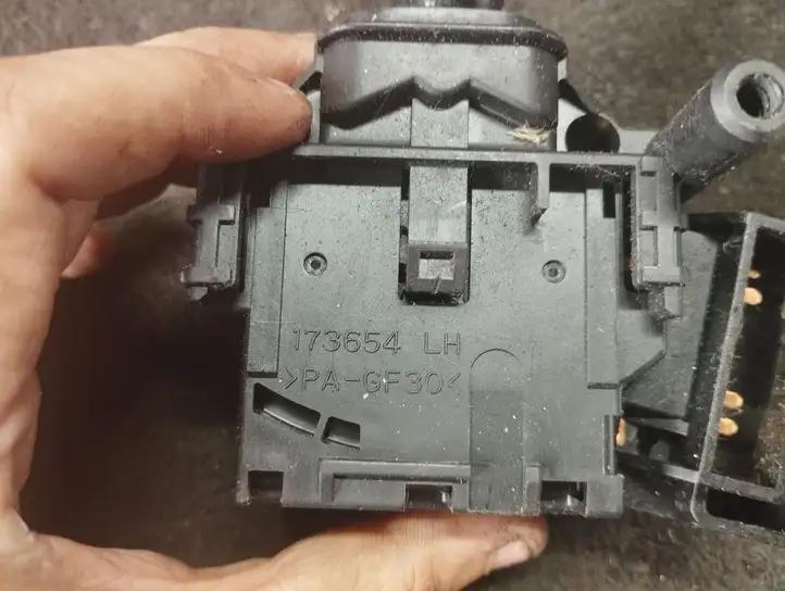 Toyota Avensis Verso (2004 - 2009) 173654LH Переключатель стеклоочистителей — фото 6
