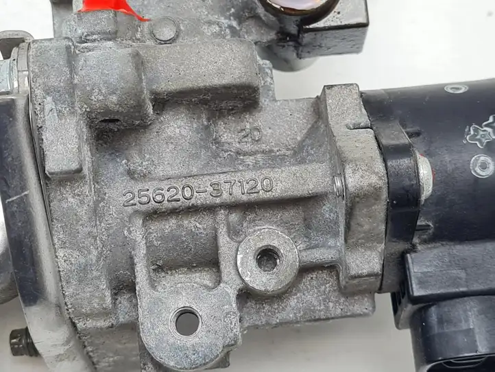Toyota Auris E180 (2012 - 2018) 2560137010B Охладитель клапана EGR — фото 3