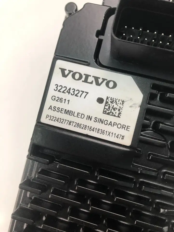 Volvo S90, V90 (2016 - 2020) 32243277 Модуль управления камерой — фото 4