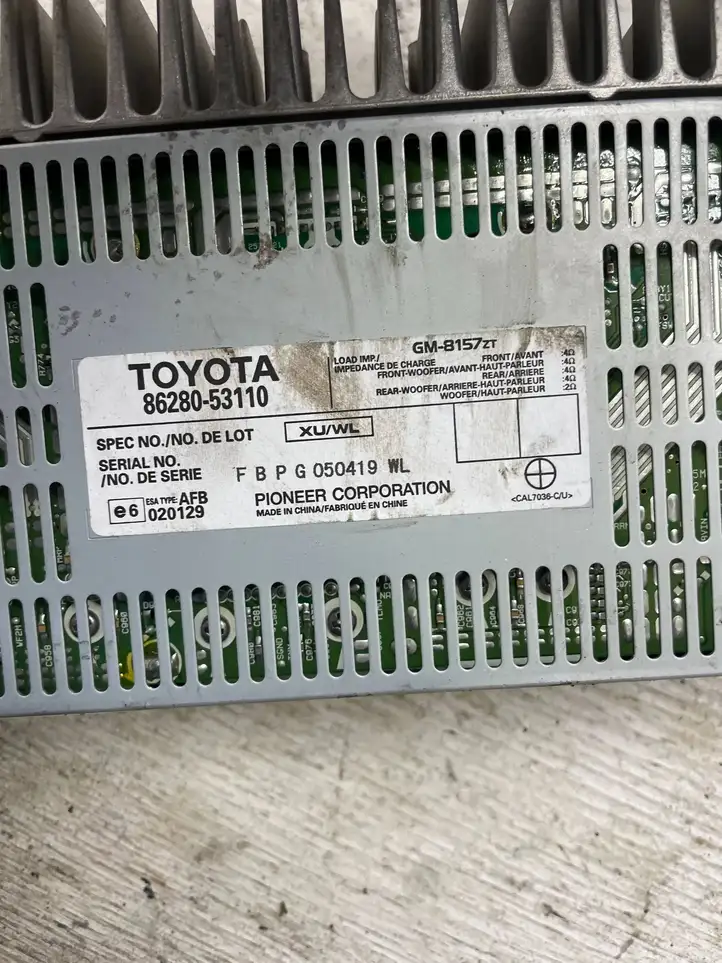 Lexus IS 200-300 (1999 - 2005) 8628053110 Усилитель звука — фото 3