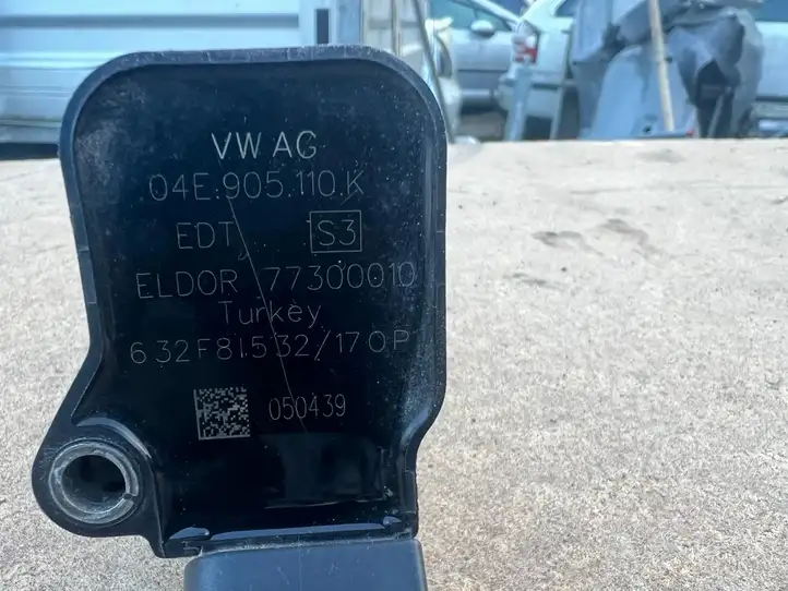 Volkswagen Golf VII (2013 - 2019) 04e905110k Катушка зажигания — фото 9