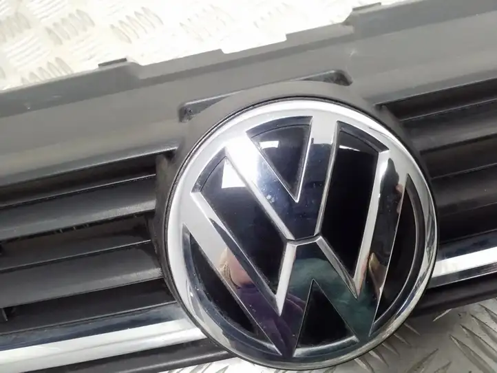Volkswagen Polo V 6R (2009 - 2015) 6C0853651 Передняя решетка — фото 2