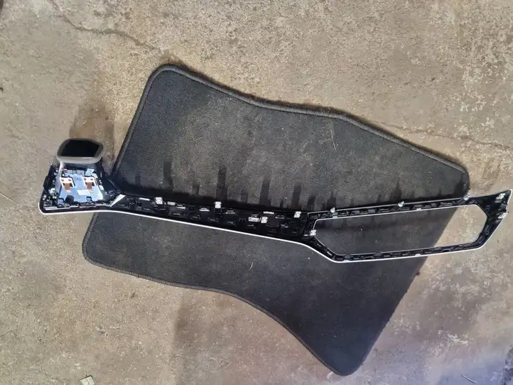 BMW 3 G20 G21 (2019 - ) 9P681144805 Центральный воздушный дефлектор — фото 2