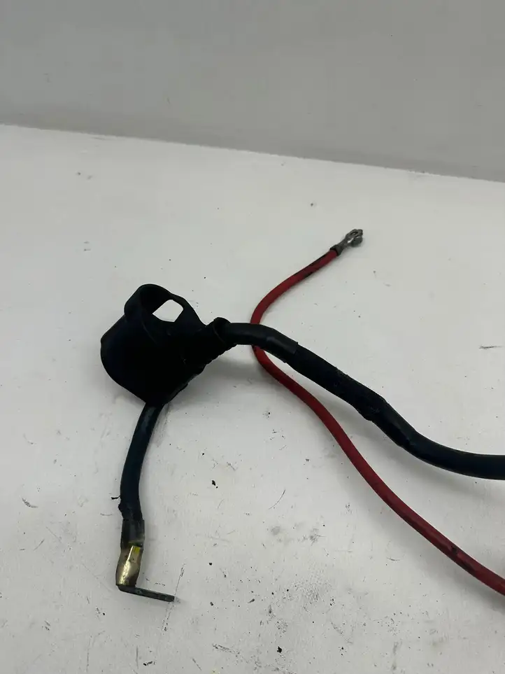 Volkswagen PASSAT B6 (2005 - 2010) 1K0971228M Плюсовой провод аккумулятора — фото 3