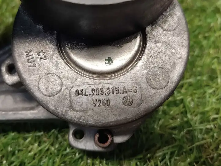 Audi A3/S3 8V (2012 - 2016)  04L903315A Устройство натяжки ремня