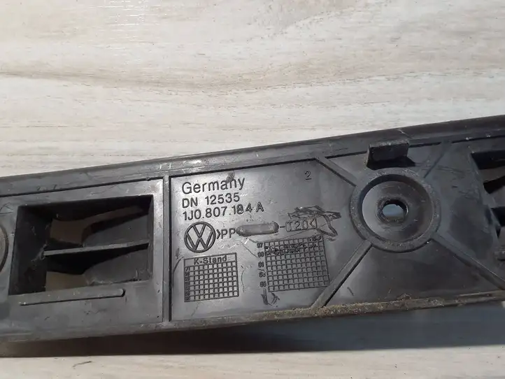 Volkswagen Golf IV (1998 - 2005) 1J0807184A Кронштейн переднего бампера — фото 2