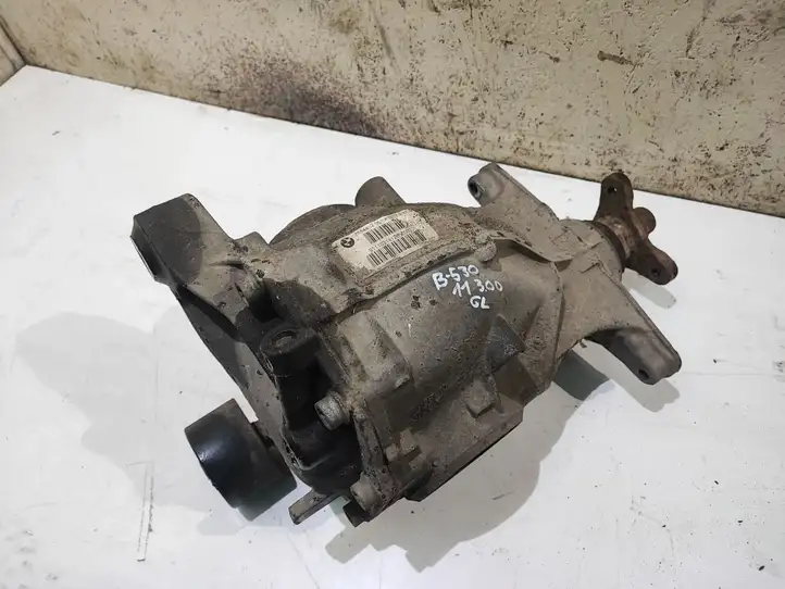 BMW 5 F10 F11 (2009 - 2016)  7584452 Задний редуктор